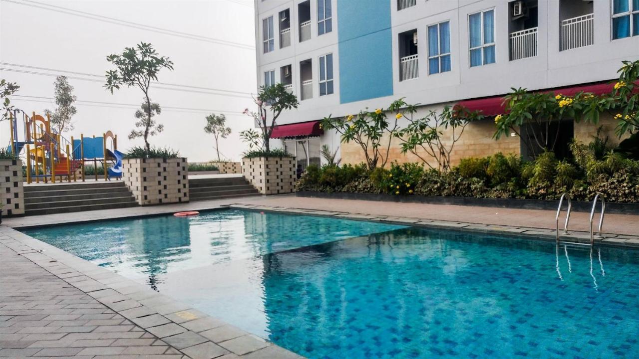 Comfortable Studio Apartment Grand Dhika City By Travelio Бекасі Екстер'єр фото
