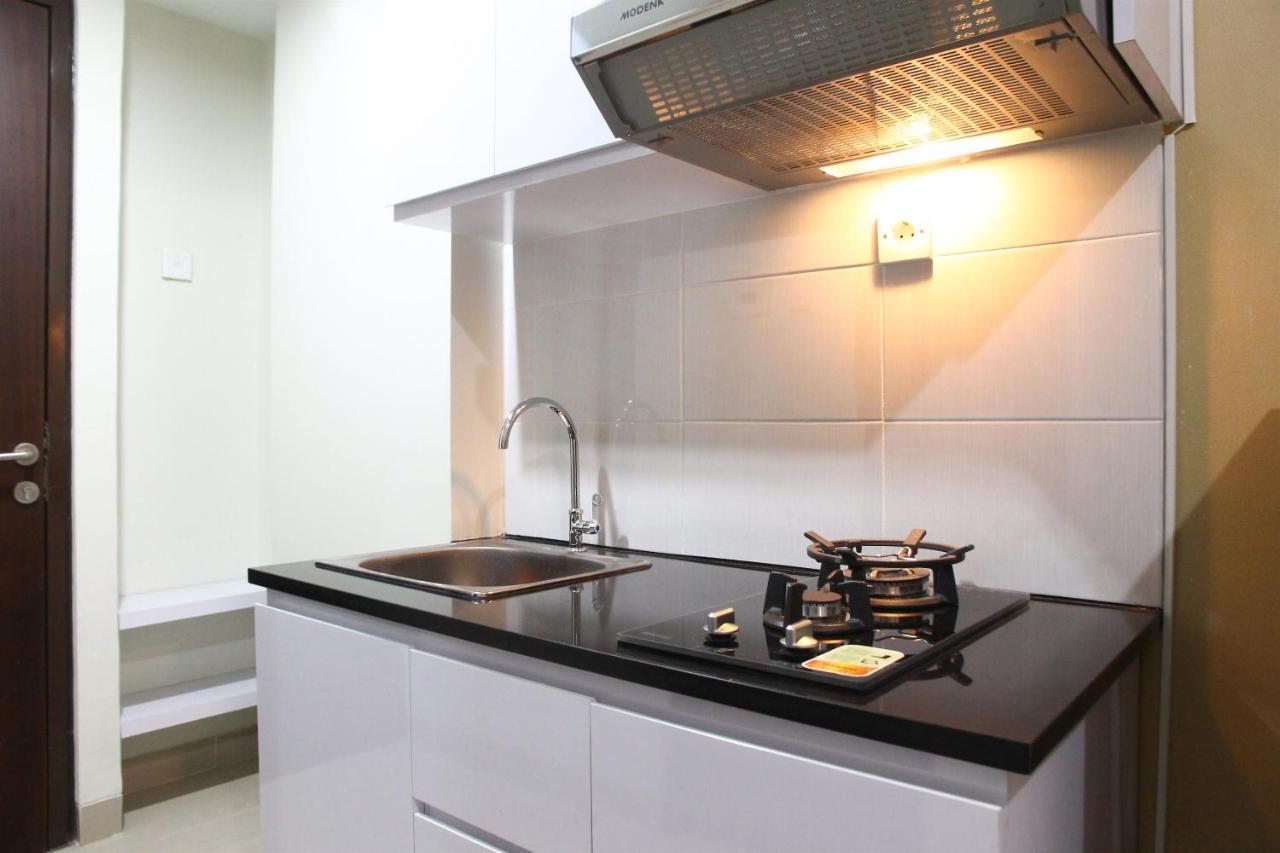 Comfortable Studio Apartment Grand Dhika City By Travelio Бекасі Екстер'єр фото