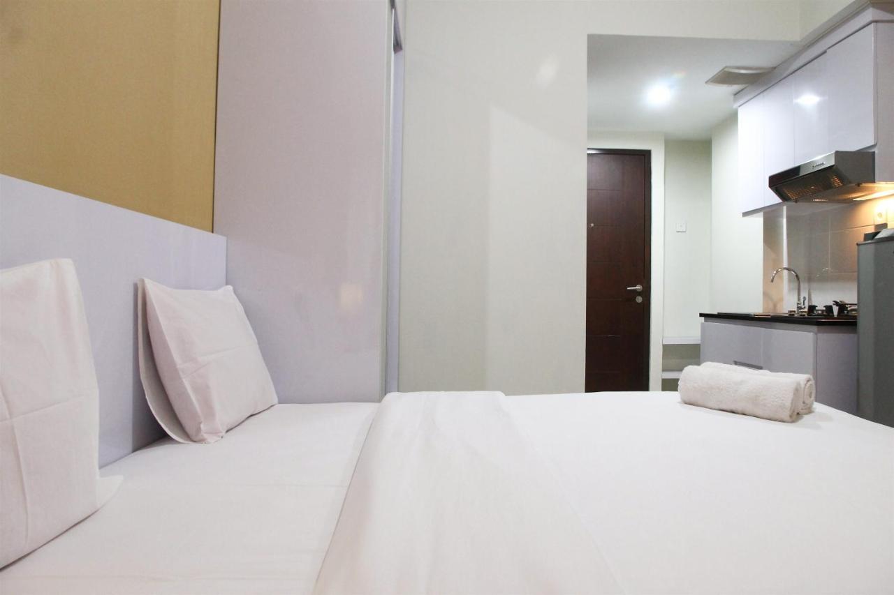 Comfortable Studio Apartment Grand Dhika City By Travelio Бекасі Екстер'єр фото
