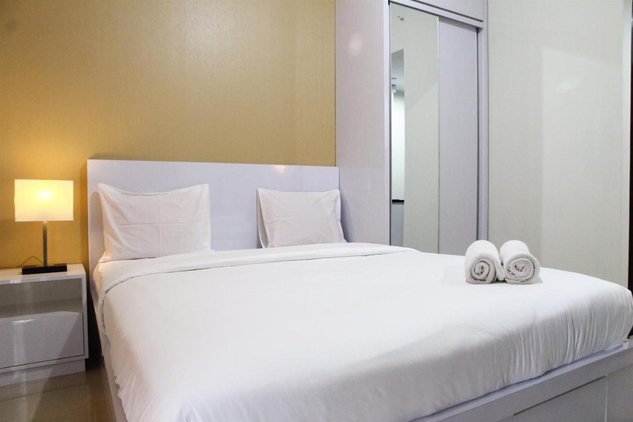 Comfortable Studio Apartment Grand Dhika City By Travelio Бекасі Екстер'єр фото